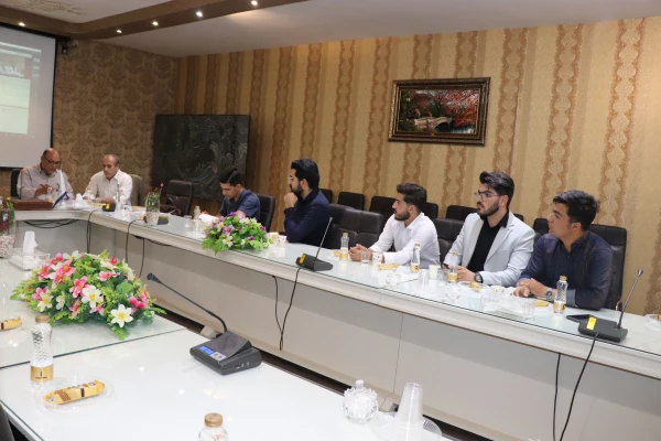 برگزاری جلسه برای برپایی جشن دانشجویی در پردیس فاطمه زهرا (س) اصفهان