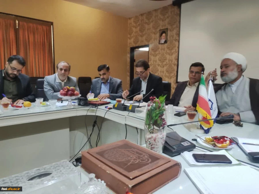 نشست سرپرستان سراهای دانشجویی دانشگاه با علی اکبر کجباف و هیات همراه