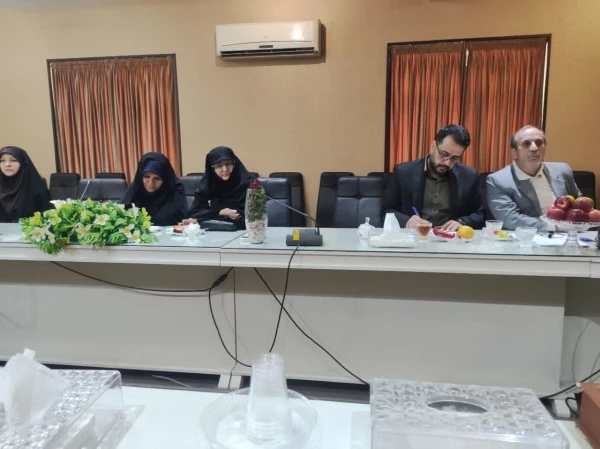 نشست سرپرستان سراهای دانشجویی دانشگاه با علی اکبر کجباف و هیات همراه