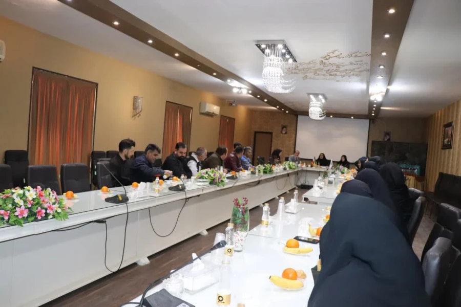 گرامیداشت سالروز ولادت با سعادت حضرت علی (ع) و اهدا لوح تبریک به کارکنان