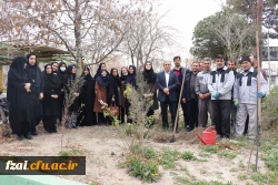 آیین کاشت نهال به مناسبت هفته درختکاری در پردیس فاطمه زهرا س برگزار شد