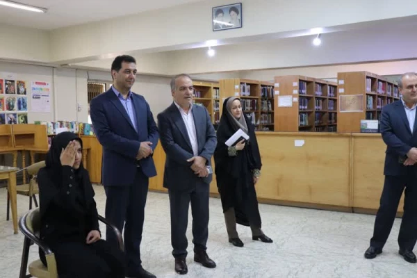 بازدید اکبر پناهی، سرپرست دانشگاه فرهنگیان اصفهان و محمدرضا نظریان، مدیر کل آموزش و پرورش استان از فرآیند مصاحبه متقاضیان ورود به دانشگاه فرهنگیان