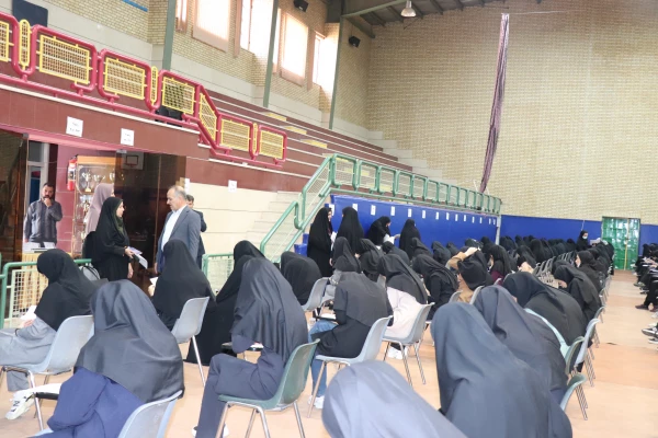 شروع آزمونهای پایان نیمسال دوم تحصیلی در پردیس فاطمه زهرا س دانشگاه فرهنگیان اصفهان  