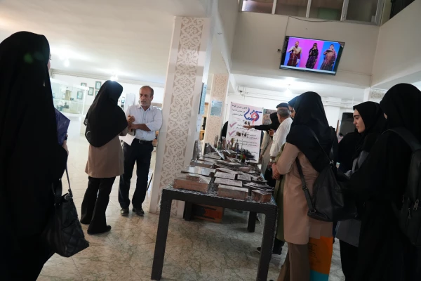 گزارش تصویری و  افتتاح نمایشگاه دستاوردهای  ناشنوایان در پردیس فاطمه زهرا س اصفهان