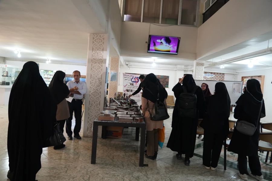 گزارش تصویری و  افتتاح نمایشگاه دستاوردهای  ناشنوایان در پردیس فاطمه زهرا س اصفهان