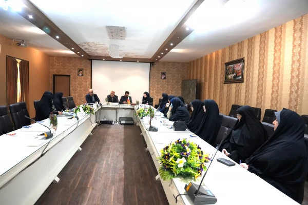 بررسی مشکلات و پرسش و پاسخ با سرپرستان خوابگاه 