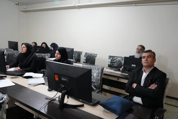 نشست تخصصی کارشناسان شاهد و ایثارگر 31 استان
