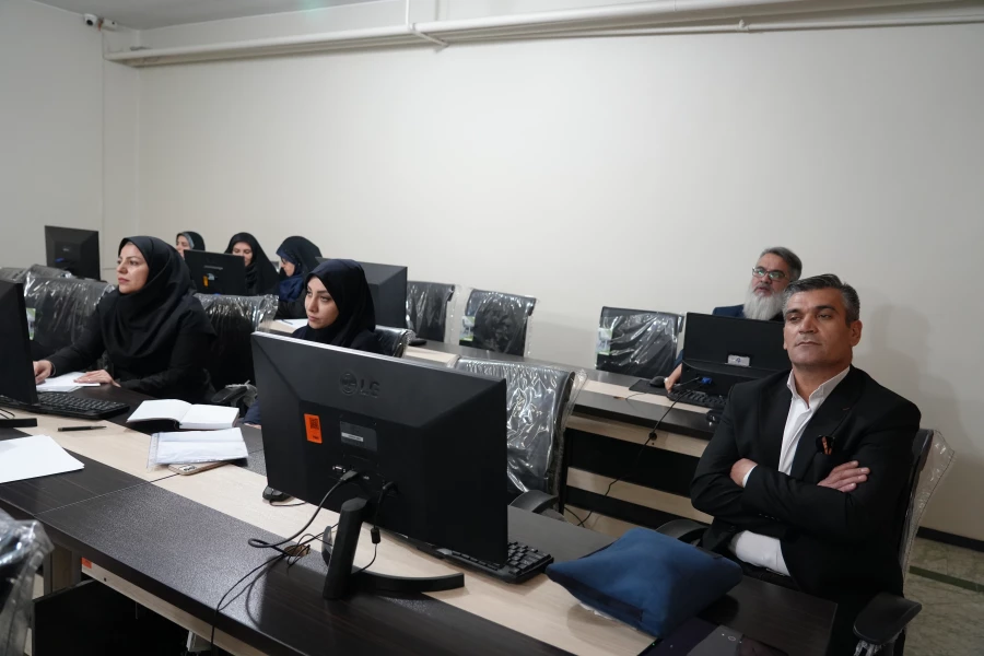 نشست تخصصی کارشناسان شاهد و ایثارگر 31 استان
