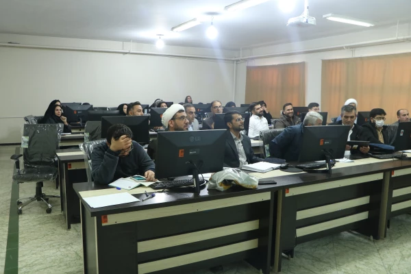 نشست تخصصی کارشناسان شاهد و ایثارگر 31 استان
