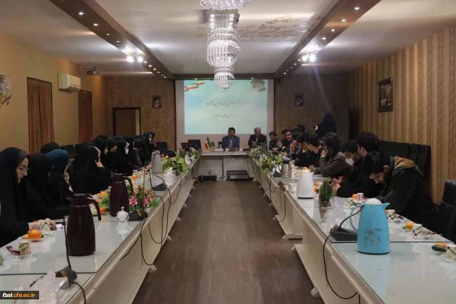 تشکیل جلسه فرهنگی تربیتی دانشگاه فرهنگیان در شهر گنبدهای فیروزه ای

به گزارش اداره روابط عمومیپردیس فاطمه زهرا س ، جلسه کمیته فرهنگی تربیتی  دانشگاه فرهنگیان استان اصفهان با حضور حمید رضا ابراهیمی، معاونت فرهنگی و تربیتی دانشگاه فرهنگیان، برقعی معاون فر