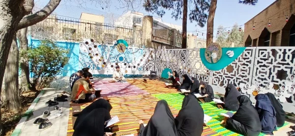 محفل نورانی انس با قرآن کریم هر روز  با حضور همکاران دانشکده علوم تربیتی  