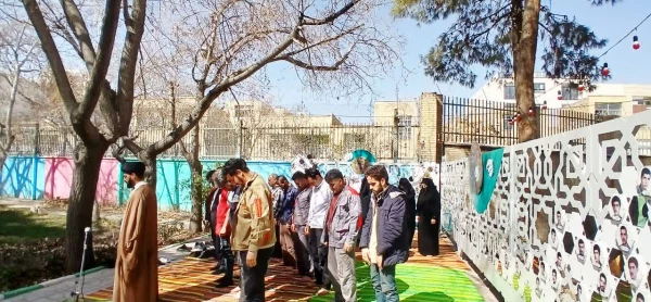 محفل نورانی انس با قرآن کریم هر روز  با حضور همکاران دانشکده علوم تربیتی  