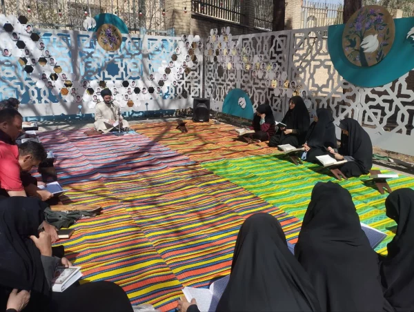 محفل نورانی انس با قرآن کریم هر روز  با حضور همکاران دانشکده علوم تربیتی  