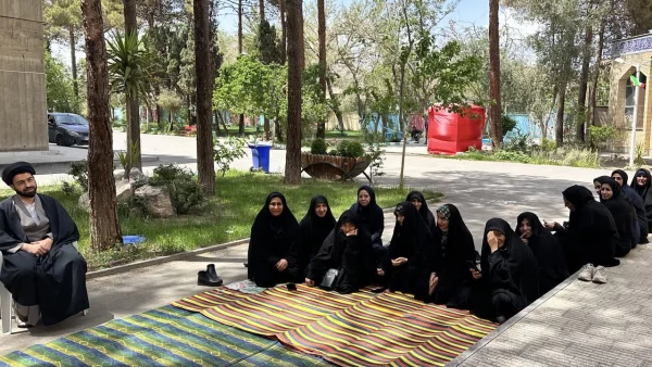 تجلیل از بانوان همکار به مناسبت فرخنده میلاد حضرت معصومه(س) دانشکدع علوم تربیتی حضرت فاطمه زهرا س اصفهان