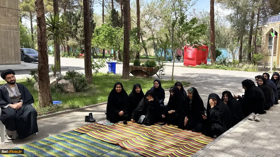 تجلیل از بانوان همکار به مناسبت فرخنده میلاد حضرت معصومه(س) دانشکدع علوم تربیتی حضرت فاطمه زهرا س اصفهان