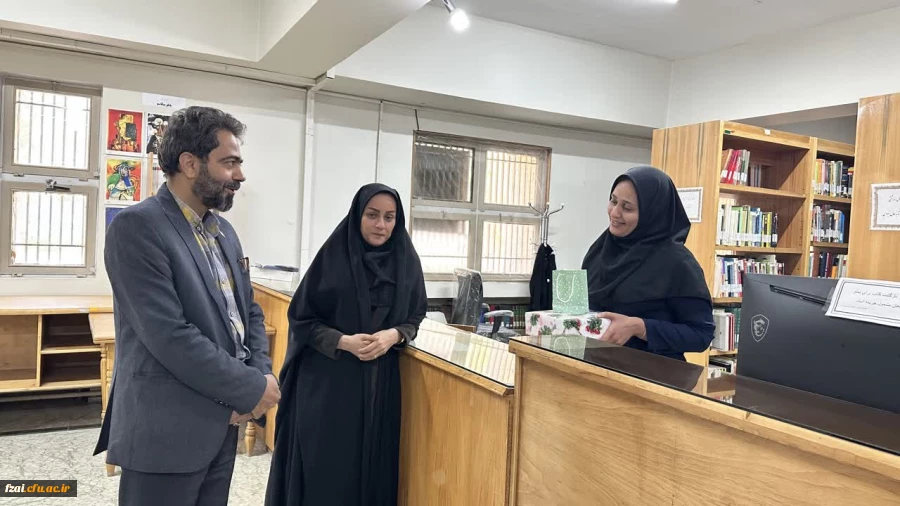 تجلیل از بانوان همکار به مناسبت فرخنده میلاد حضرت معصومه(س) دانشکدع علوم تربیتی حضرت فاطمه زهرا س اصفهان