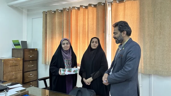 تجلیل از بانوان همکار به مناسبت فرخنده میلاد حضرت معصومه(س) دانشکدع علوم تربیتی حضرت فاطمه زهرا س اصفهان
