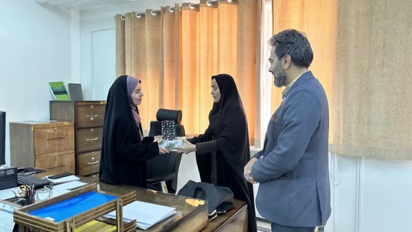 تجلیل از بانوان همکار به مناسبت فرخنده میلاد حضرت معصومه(س) دانشکدع علوم تربیتی حضرت فاطمه زهرا س اصفهان