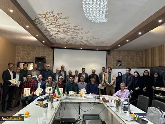 روابط عمومی،چشم بیدار جامعه است.هر روایتگر یک واقعه، به نوعی  "سفیرِ خبرِ صادق"است