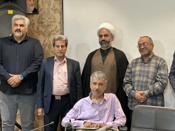 روابط عمومی،چشم بیدار جامعه است.هر روایتگر یک واقعه، به نوعی  "سفیرِ خبرِ صادق"است